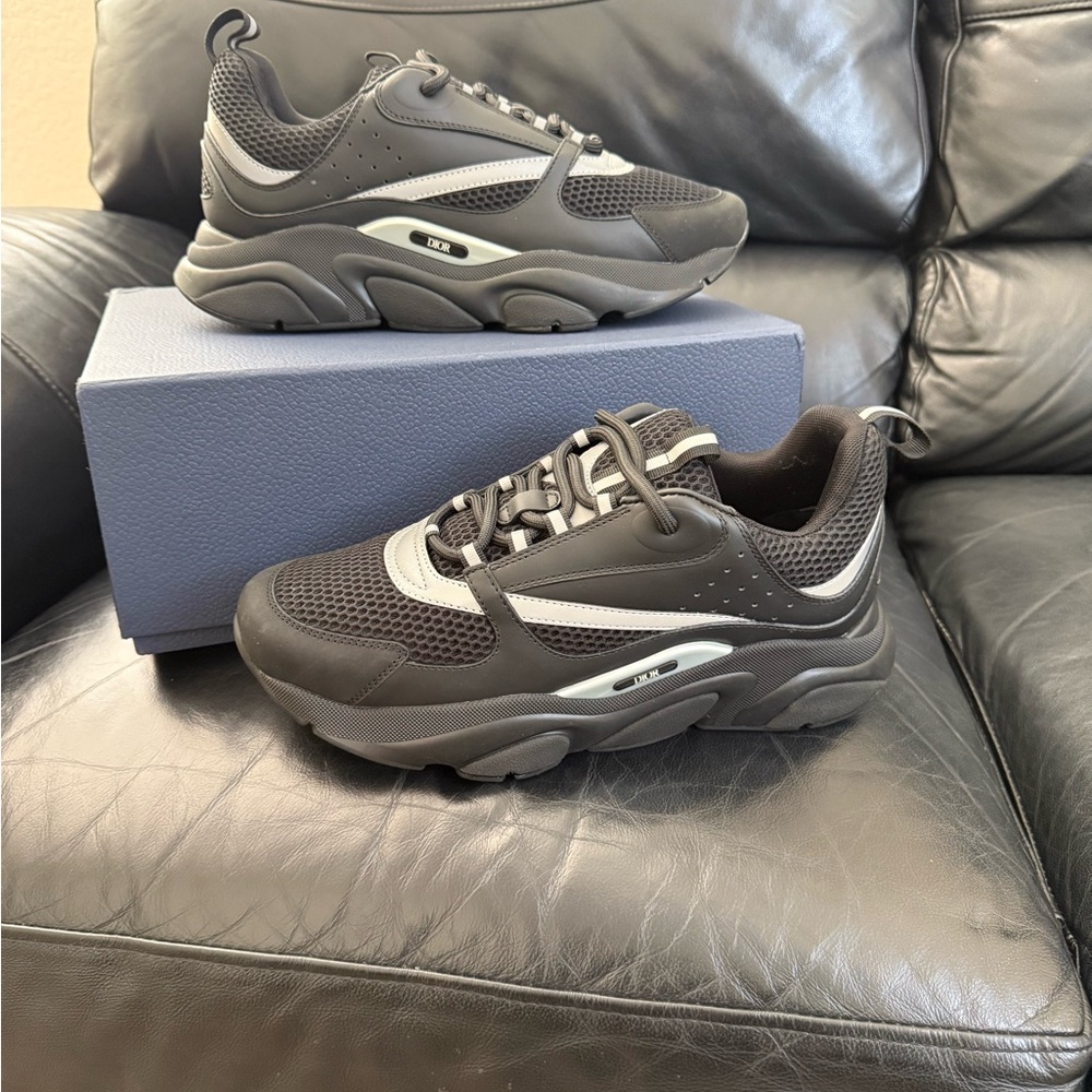 Dior B22 'Black Reflective” Barely used